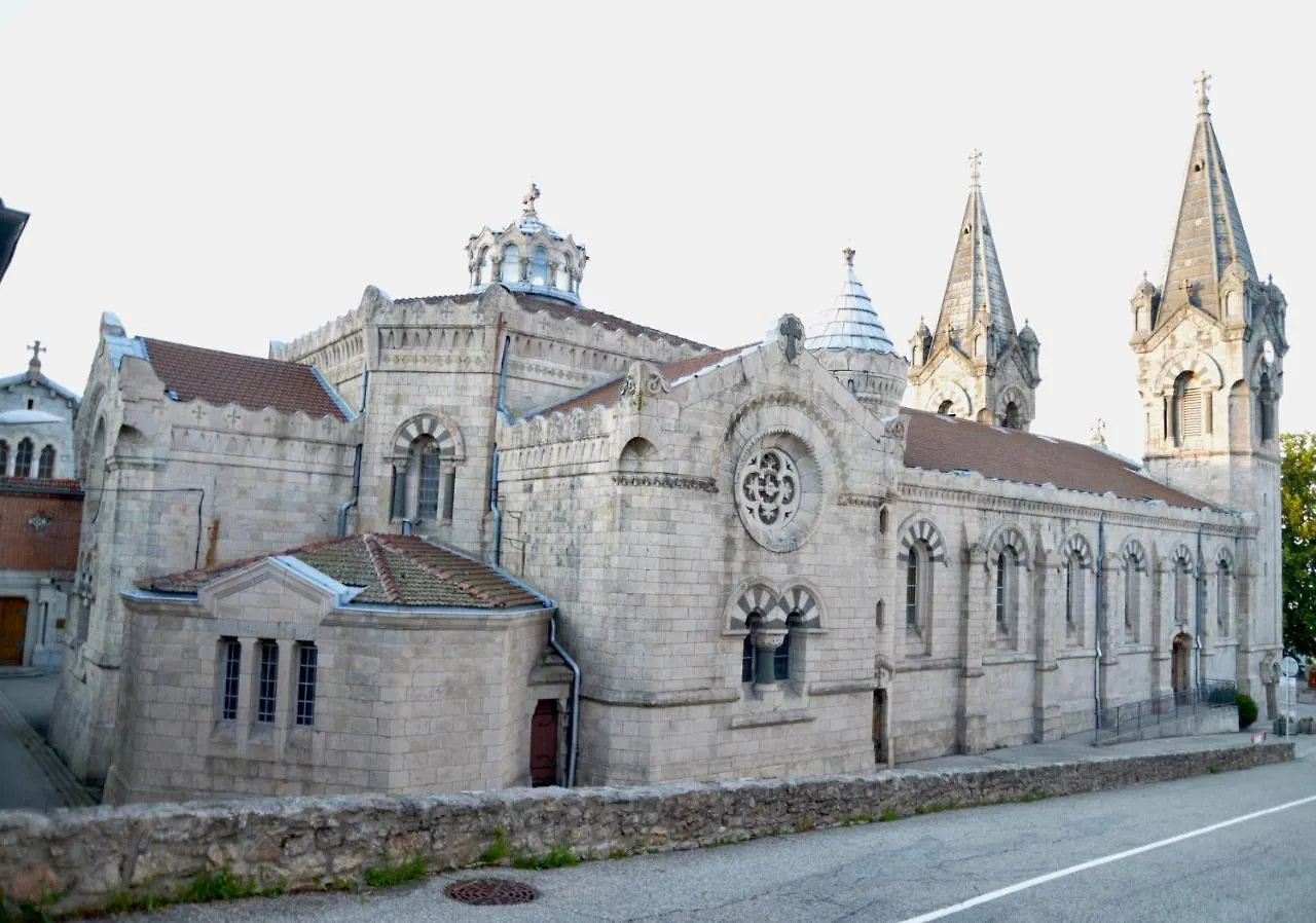 Gites Des Ecoles Quintenas 0*,  France